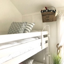 Picture of the top bunk